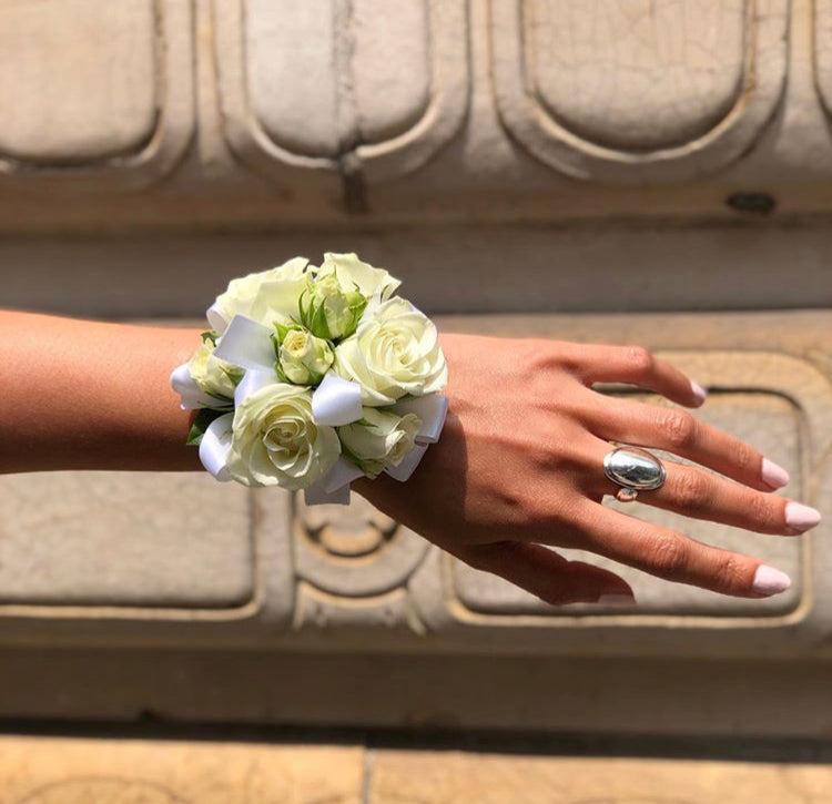 Spray Rose Corsage – City Blossoms