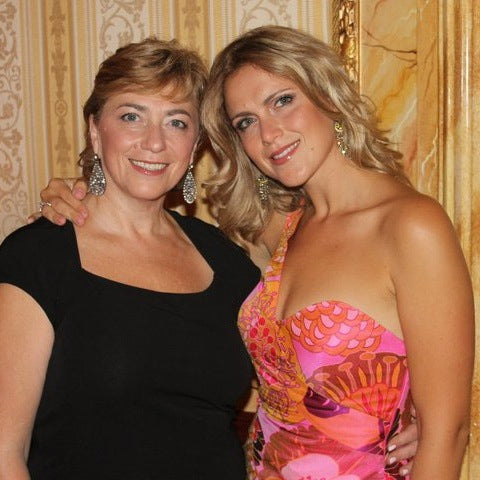 Portrait of City Blossoms NYC women-owned business founders, Inna Lipovsky and Karina Granin, a mother-daughter duo